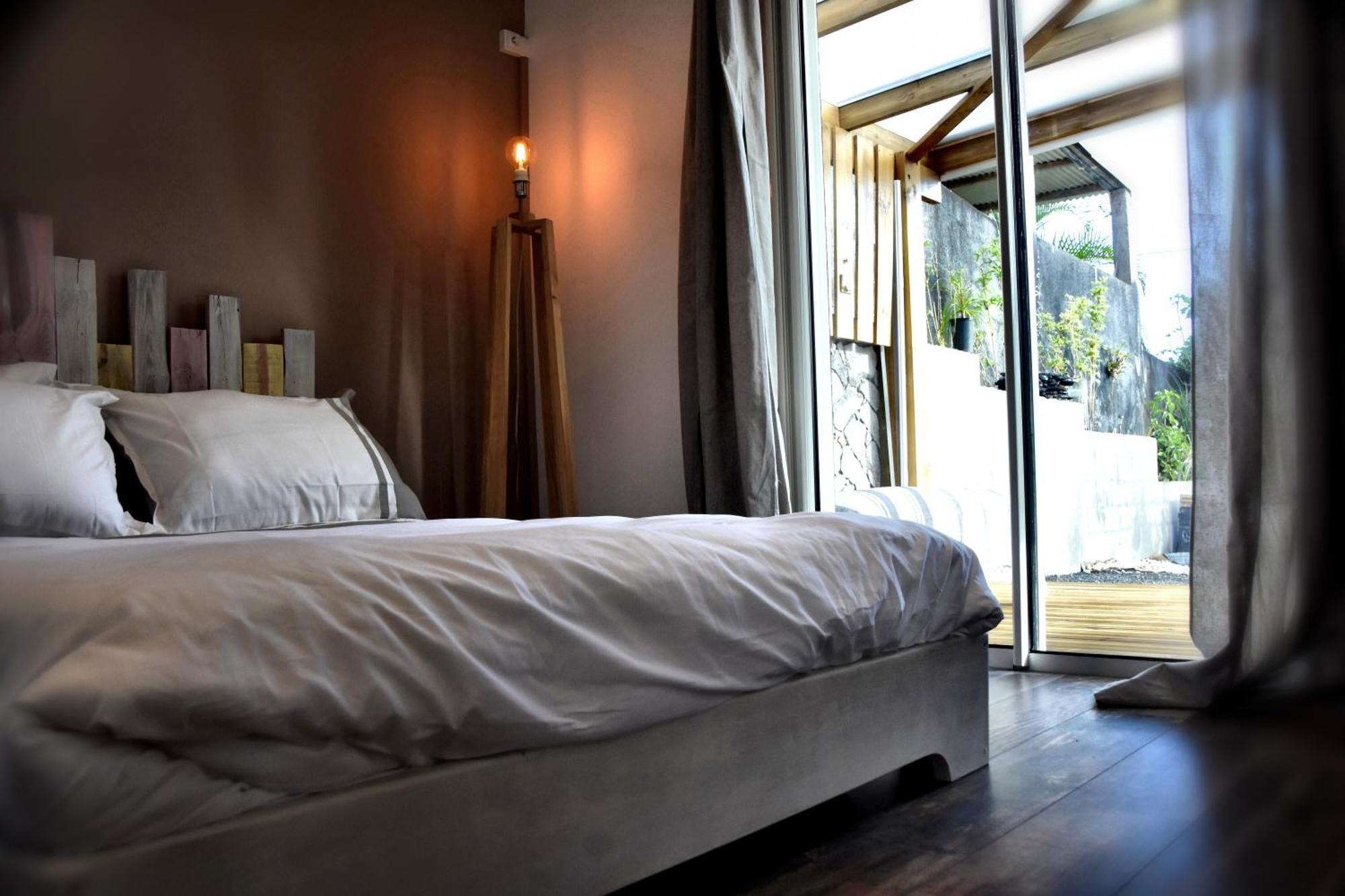 Chez Les Filles - Bungalodge Petite Île Extérieur photo